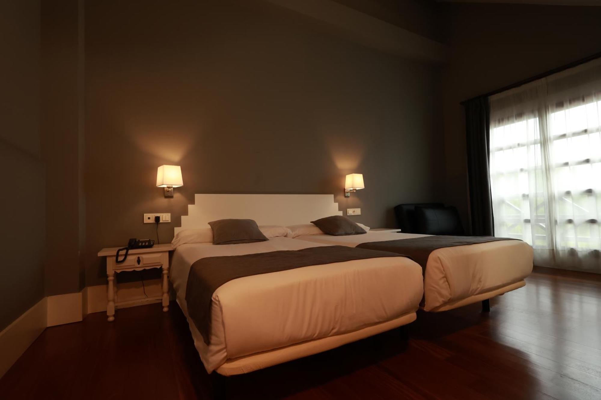 Hotel The Park Derio Esterno foto