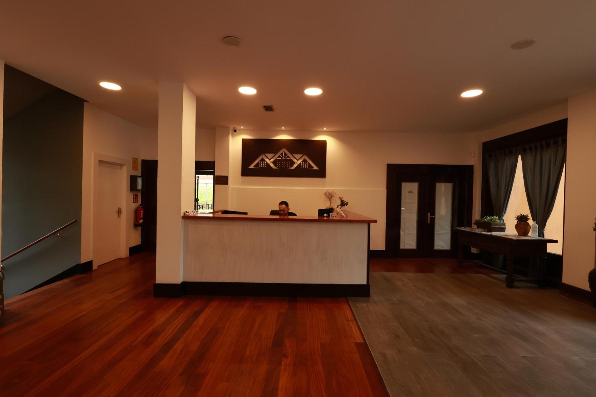 Hotel The Park Derio Esterno foto